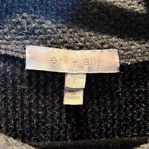 Gray eta + ali Top - Picture 4 of 7